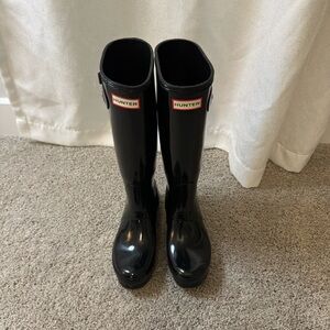 Hunter’s Ladies original Tall Rain Boots | Size 7 | Black - Gloss